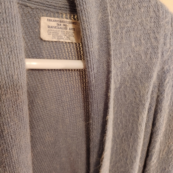 Gray Cape - Picture 2 of 2